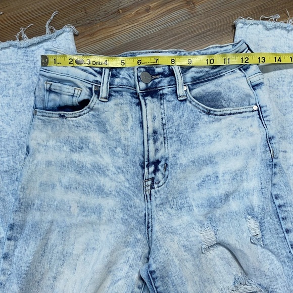 4/$16 Risen Jeans - Picture 11 of 12